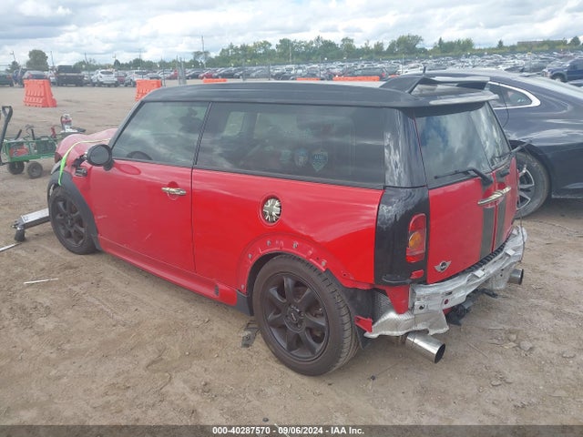2010 MINI COOPER S CLUBMAN WMWMM3C5XATP76003 Photo 2
