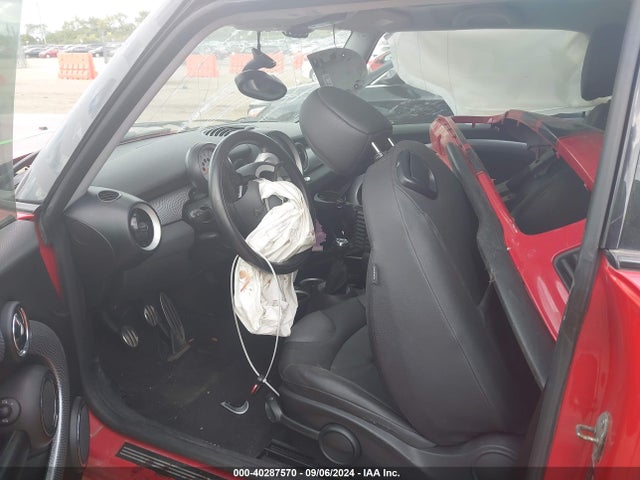 2010 MINI COOPER S CLUBMAN WMWMM3C5XATP76003 Photo 4