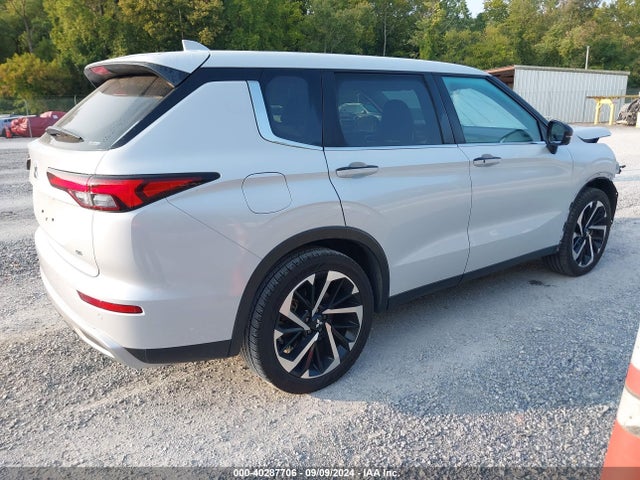 2022 MITSUBISHI OUTLANDER JA4J4UA82NZ014144 Photo 3