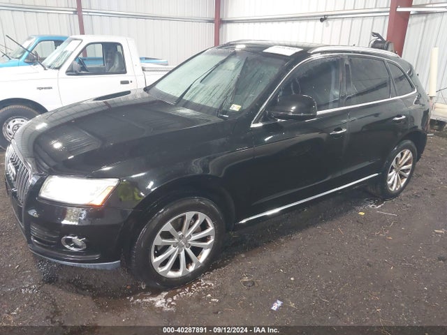 Audi Q5 2.0t Premium 2016 WA1C2AFP3GA074190 Image 2