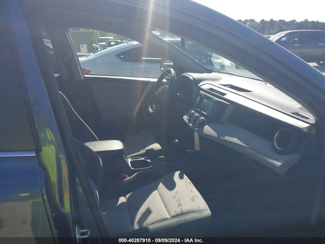 Toyota RAV4 LE 2014 JTMZFREVXED033490 Image 5