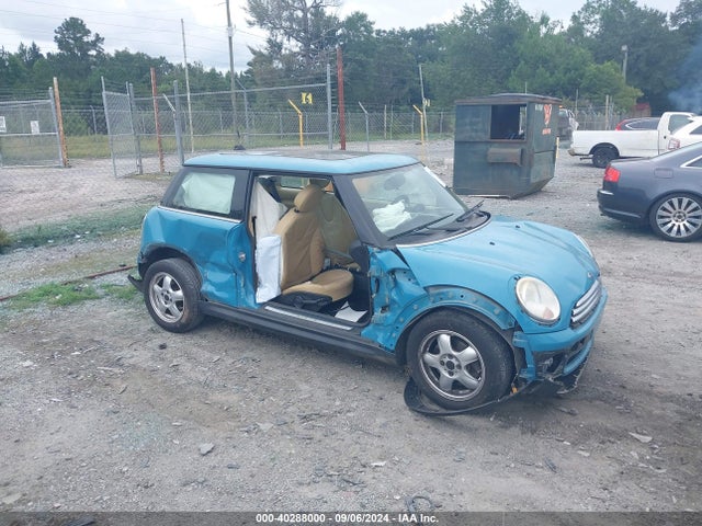 2007 MINI COOPER WMWMF33597TT57837 Photo 0