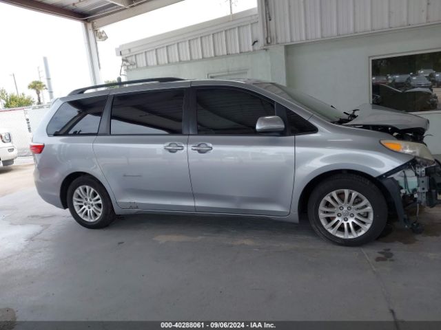 5TDYZ3DC8HS849574 Toyota Sienna Xle Premium 8 Passenger