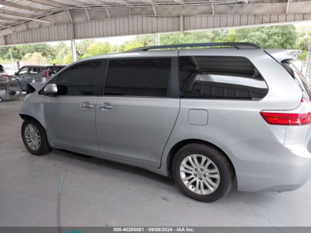 5TDYZ3DC8HS849574 Toyota Sienna Xle Premium 8 Passenger