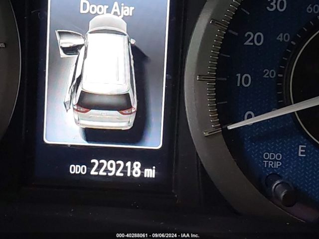 5TDYZ3DC8HS849574 Toyota Sienna Xle Premium 8 Passenger