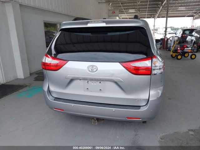 5TDYZ3DC8HS849574 Toyota Sienna Xle Premium 8 Passenger