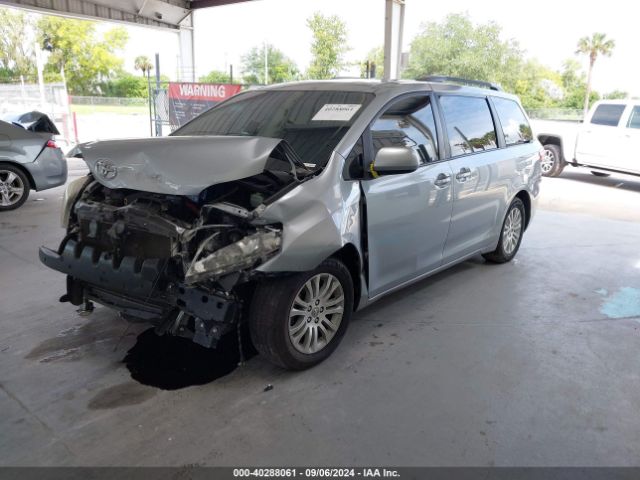 5TDYZ3DC8HS849574 Toyota Sienna Xle Premium 8 Passenger