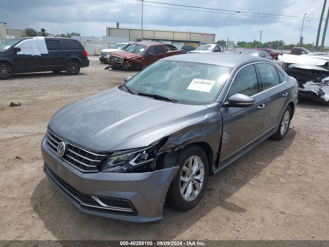 1VWAT7A31HC044206 Volkswagen Passat 1.8t S