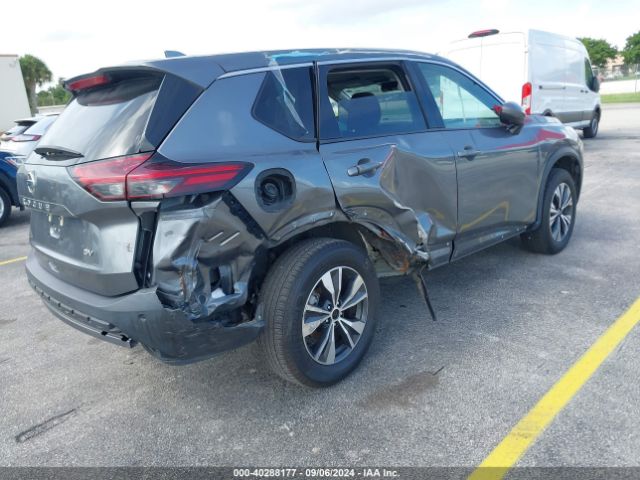 5N1AT3BA9MC767123 Nissan Rogue Sv Fwd