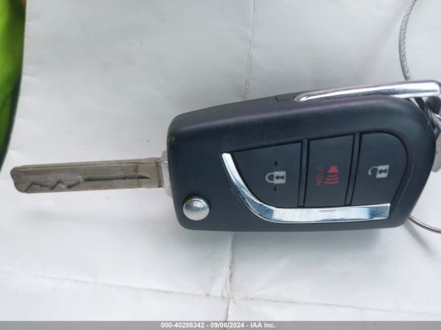 2T3G1RFV6MW210851 Toyota RAV4 LE