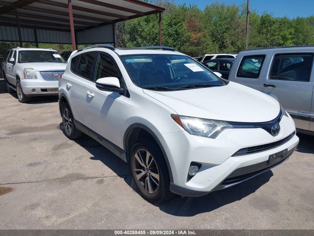 Toyota Rav4 Xle 2018 JTMWFREV7JJ168568 головне зображення