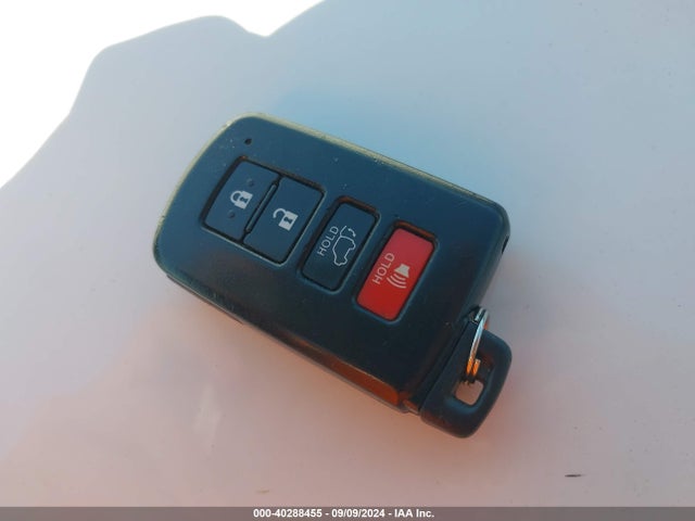Toyota Rav4 Xle 2018 JTMWFREV7JJ168568 Image 11