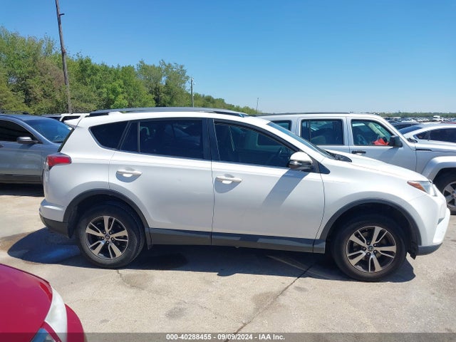 Toyota Rav4 Xle 2018 JTMWFREV7JJ168568 Image 13