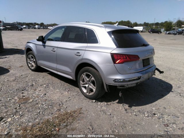 WA1BNAFY0J2117445 Audi Q5 2.0t Premium/2.0t Tech Premium