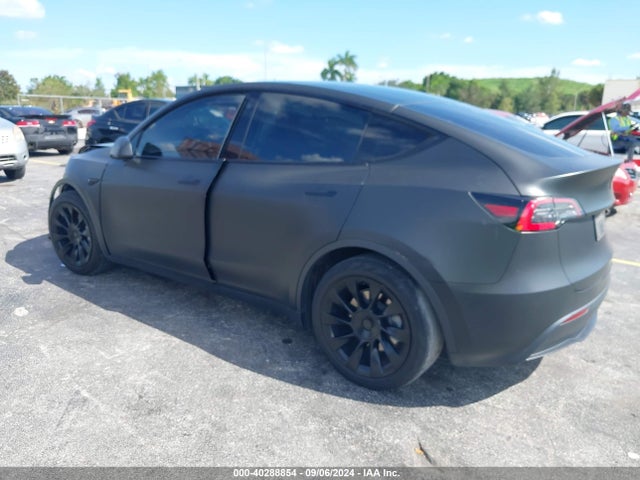 2021 TESLA MODEL Y 5YJYGDEE7MF125742 Photo 2