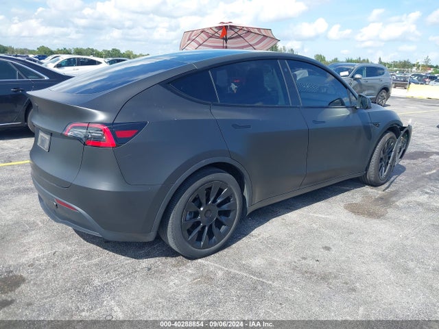 2021 TESLA MODEL Y 5YJYGDEE7MF125742 Photo 3