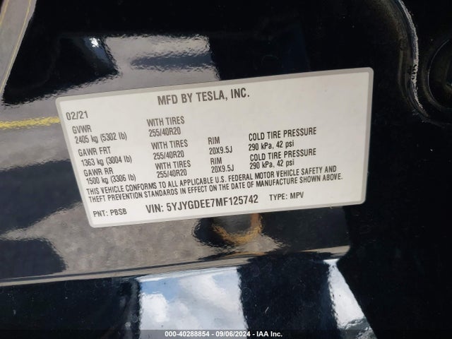 2021 TESLA MODEL Y 5YJYGDEE7MF125742 Photo 8