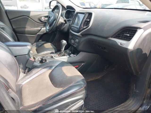 1C4PJMBBXJD561222 Jeep Cherokee Trailhawk 4x4