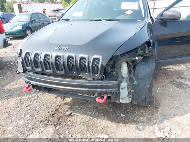1C4PJMBBXJD561222 Jeep Cherokee Trailhawk 4x4