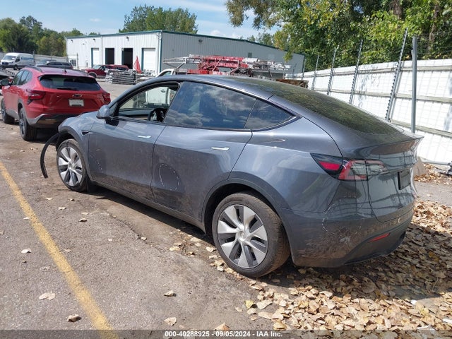 2023 TESLA MODEL Y 7SAYGDEE9PA144569 Photo 2