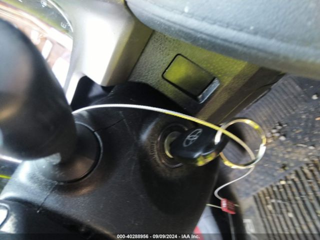 2T3ZFREV7GW286241 Toyota RAV4 LE