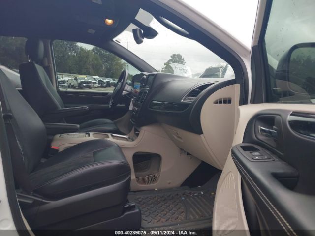 2C4RDGCG3KR679865 Dodge Grand Caravan Sxt