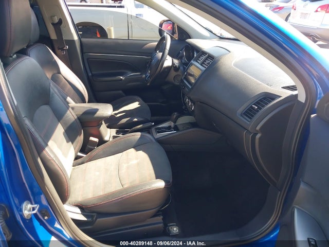 2018 MITSUBISHI OUTLANDER SPORT JA4AP3AW3JU015388 Photo 4
