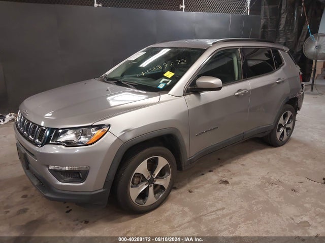 Jeep Compass Latitude 4x4 2018 3C4NJDBB6JT131897 Image 2