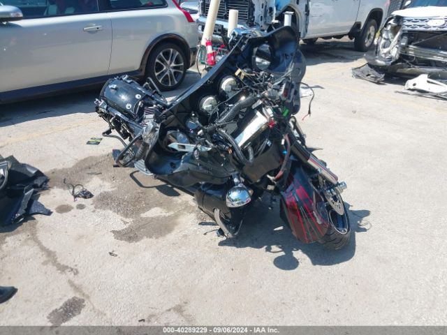 2011 HARLEY-DAVIDSON FLHXSE2 1HD1PZ812BB952327