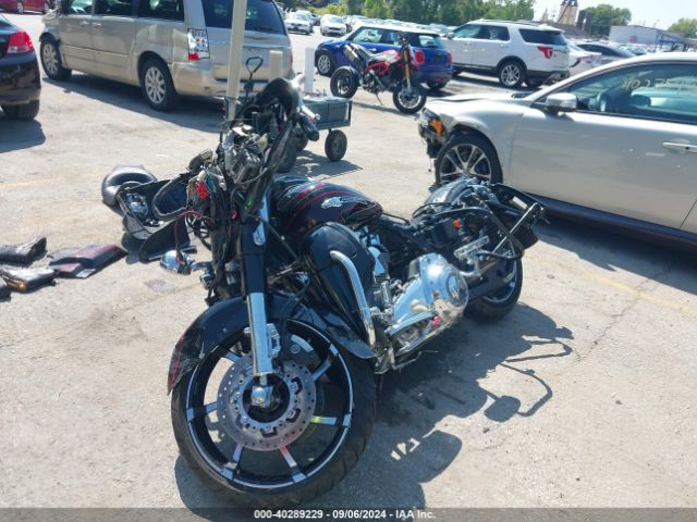 2011 HARLEY-DAVIDSON FLHXSE2 1HD1PZ812BB952327 Photo 1