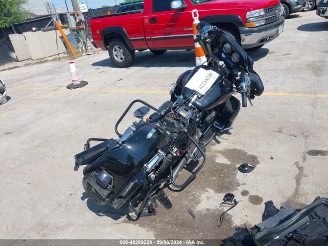 2011 HARLEY-DAVIDSON FLHXSE2 1HD1PZ812BB952327 Photo 3