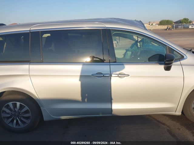 Chrysler Pacifica Hybrid Select 2024 2C4RC1S78RR150083 Image 12