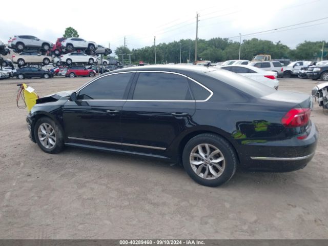 1VWAT7A3XHC066544 Volkswagen Passat 1.8t S
