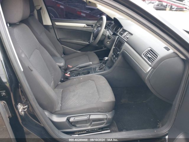 1VWAT7A3XHC066544 Volkswagen Passat 1.8t S