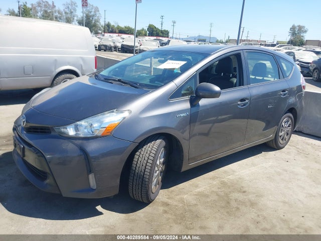 Toyota Prius V Four 2015 JTDZN3EU8FJ025334 Image 2