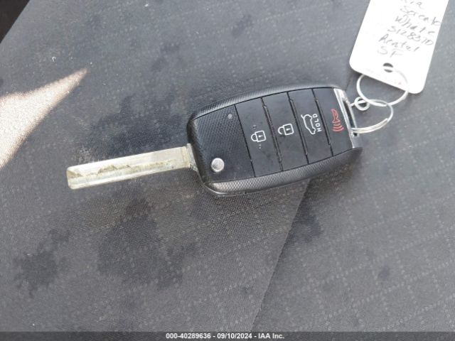 5XYPGDA53GG179957 KIA Sorento 3.3l Lx