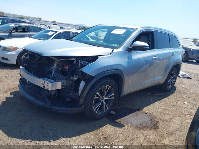 Toyota Highlander Xle V6 2016 5TDKKRFH3GS141625 Image 2