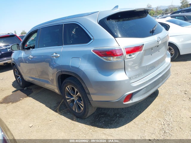 Toyota Highlander Xle V6 2016 5TDKKRFH3GS141625 Image 3