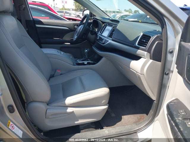 Toyota Highlander Xle V6 2016 5TDKKRFH3GS141625 Image 5