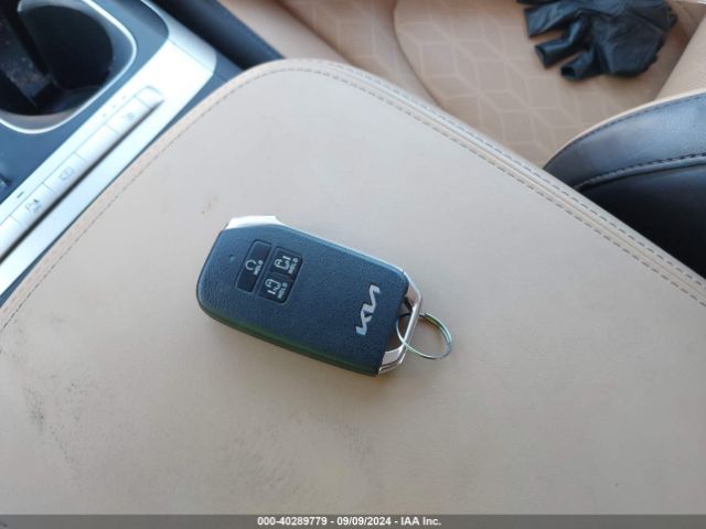 KNDNB4H31R6388887 KIA Carnival Lx