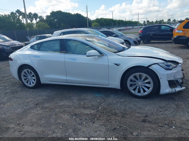 5YJSA1E10HF198878 Tesla Model S 60/75