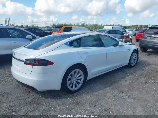5YJSA1E10HF198878 Tesla Model S 60/75