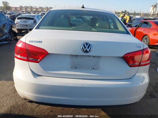 1VWAT7A31FC110511 Volkswagen Passat 1.8t Limited Edition