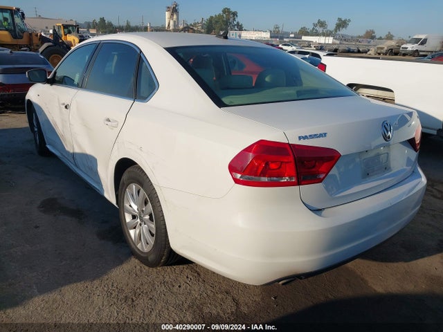 1VWAT7A31FC110511 Volkswagen Passat 1.8t Limited Edition