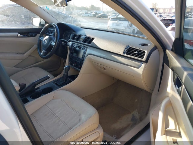 1VWAT7A31FC110511 Volkswagen Passat 1.8t Limited Edition