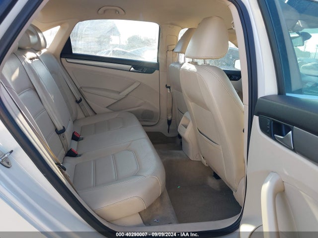 1VWAT7A31FC110511 Volkswagen Passat 1.8t Limited Edition