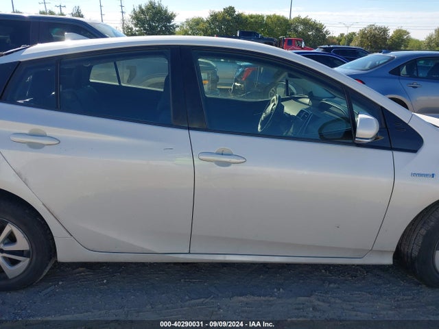 JTDKARFU2G3002619 Toyota Prius Three