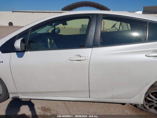 JTDKARFU2G3002619 Toyota Prius Three
