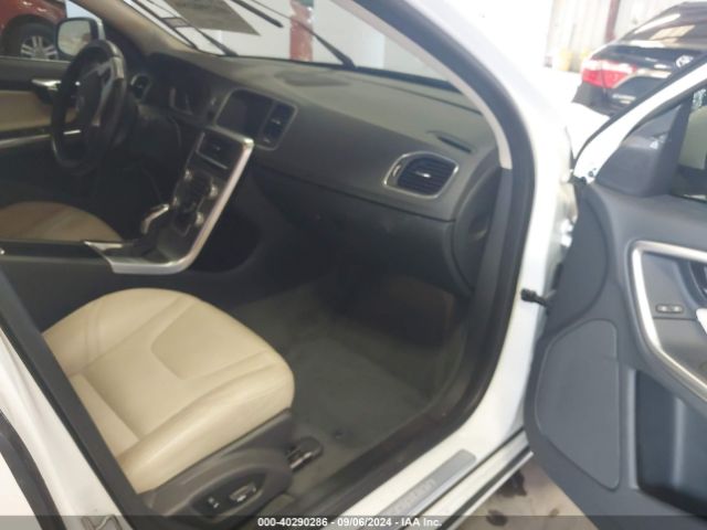 LYV402TMXJB159981 Volvo S60 Inscription T5 Platinum