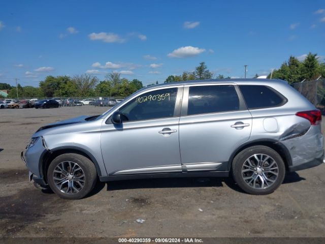 JA4AZ2A35HZ055009 Mitsubishi Outlander Es